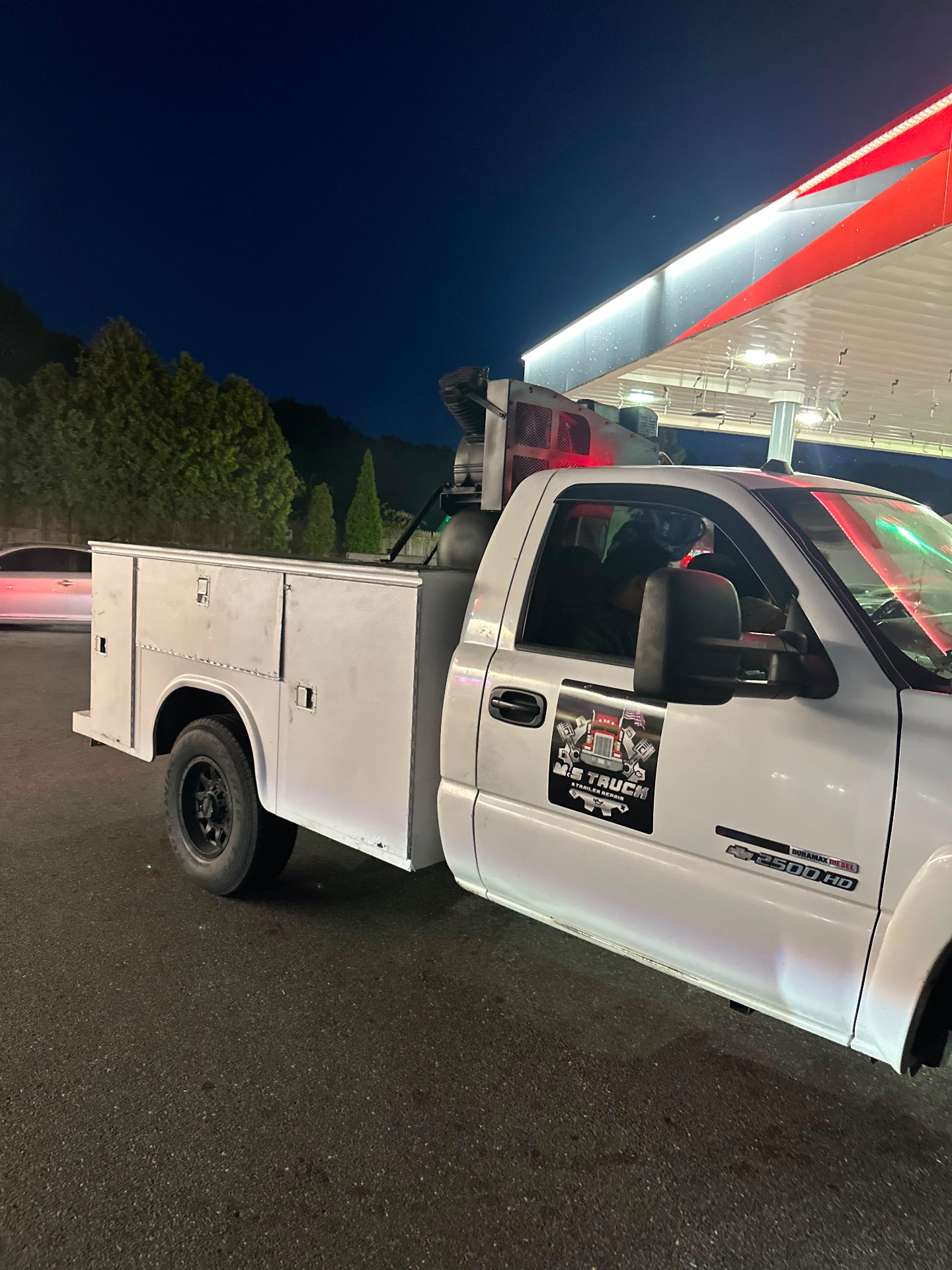 MS Truck mobile repair service vehicle responding at night near Blandford, Massachusetts